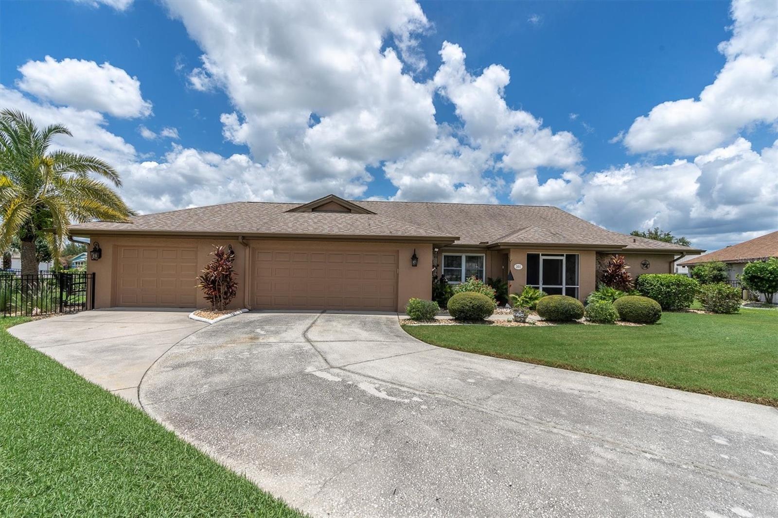 Photo of 301 THORN HILL PLACE SUN CITY CENTER FL 33573
