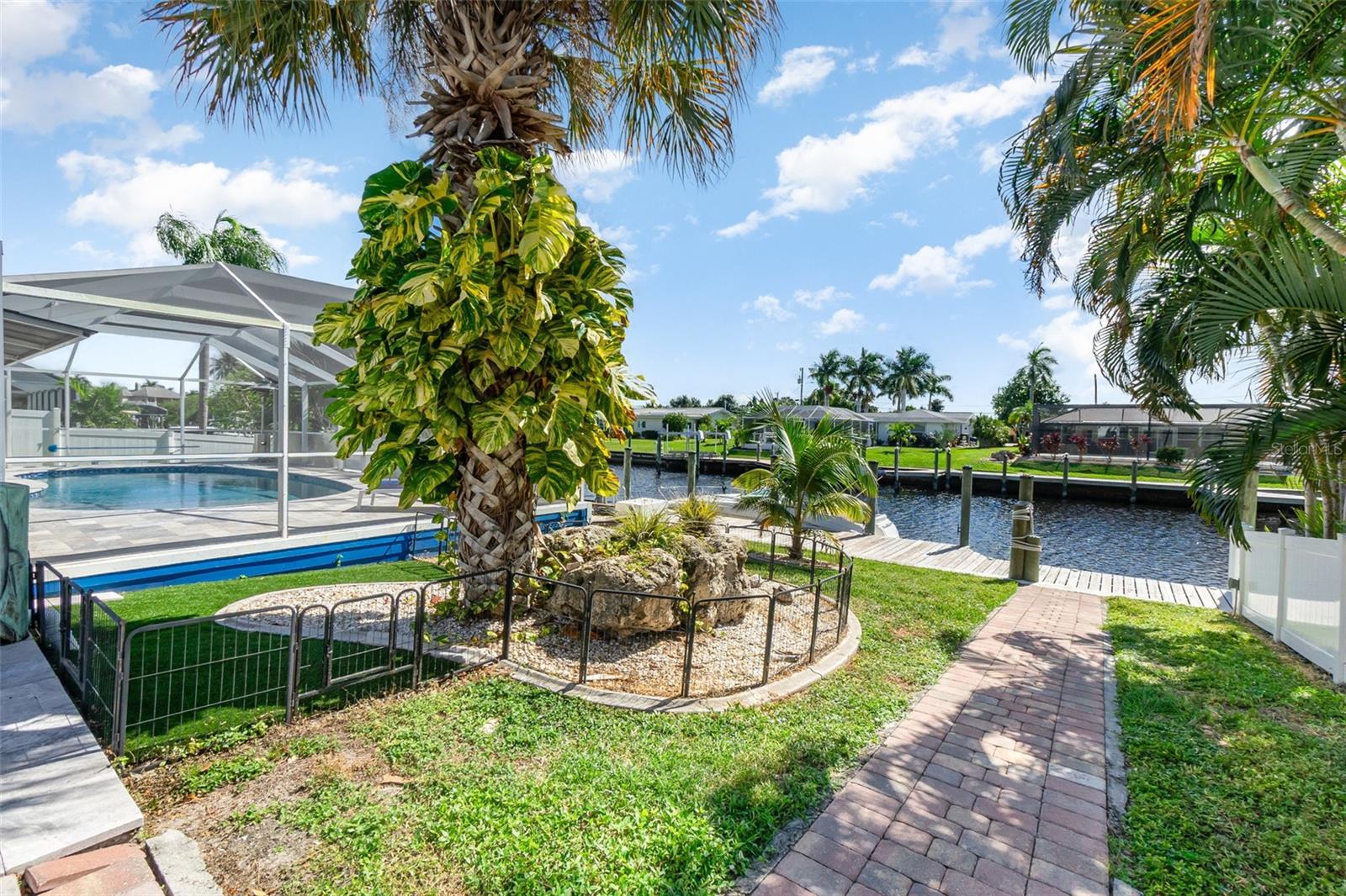 Photo of 1661 SWAN TERRACE NORTH FORT MYERS FL 33903