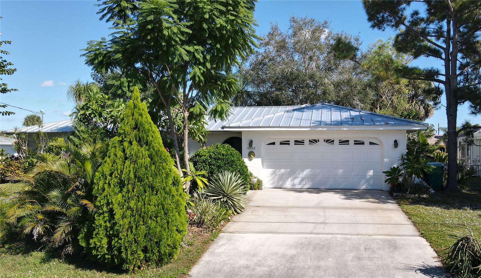 Photo of 18422 BURKHOLDER CIRCLE PORT CHARLOTTE FL 33948