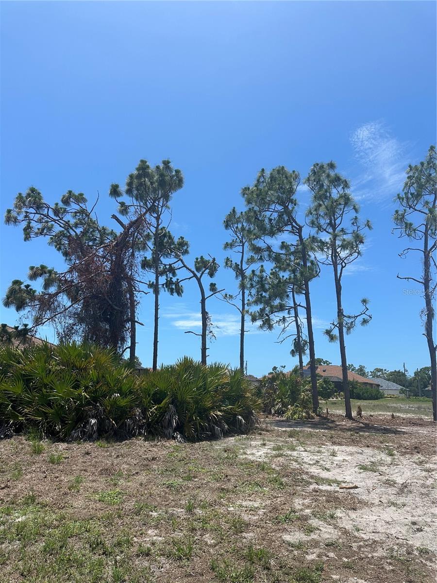 Photo of 11 MEDALIST WAY ROTONDA WEST FL 33947