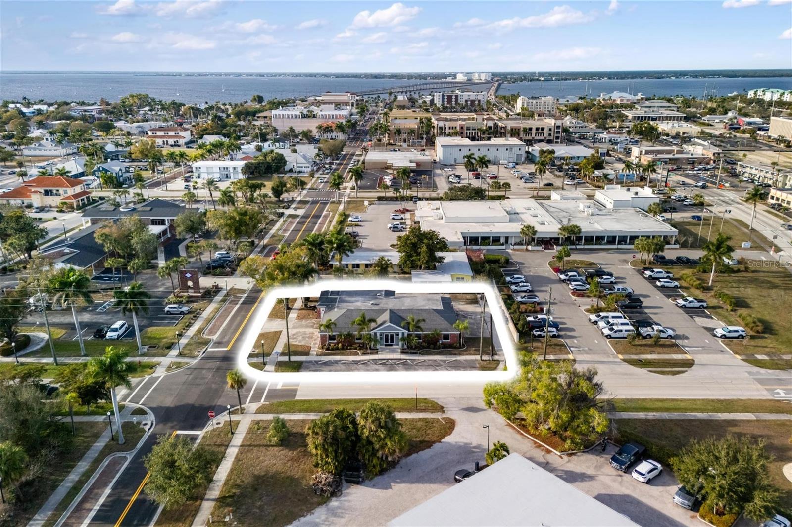 Photo of 128 W CHARLOTTE AVENUE PUNTA GORDA FL 33950