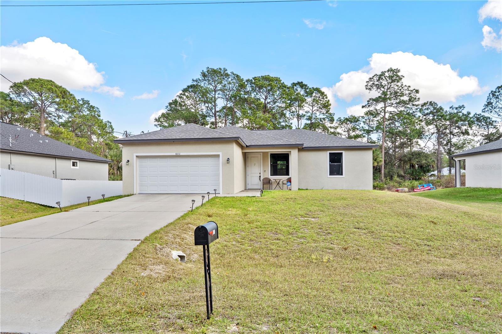 Photo of 8031 SANDY CIR LABELLE FL 33935