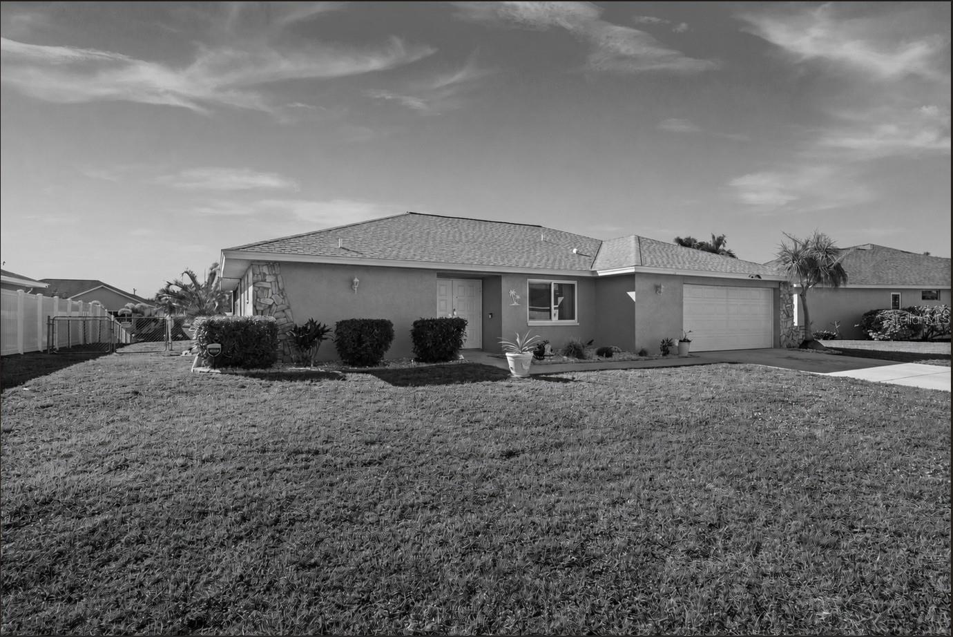 Photo of 250 SW 37TH TERRACE CAPE CORAL FL 33914