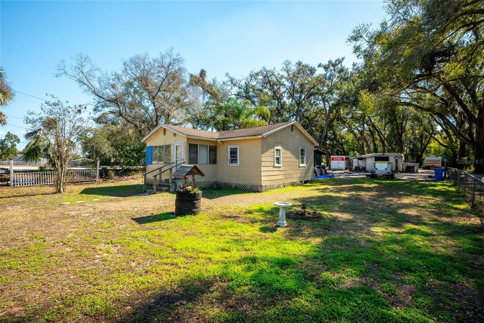 Photo of 10507 MAIN STREET THONOTOSASSA FL 33592