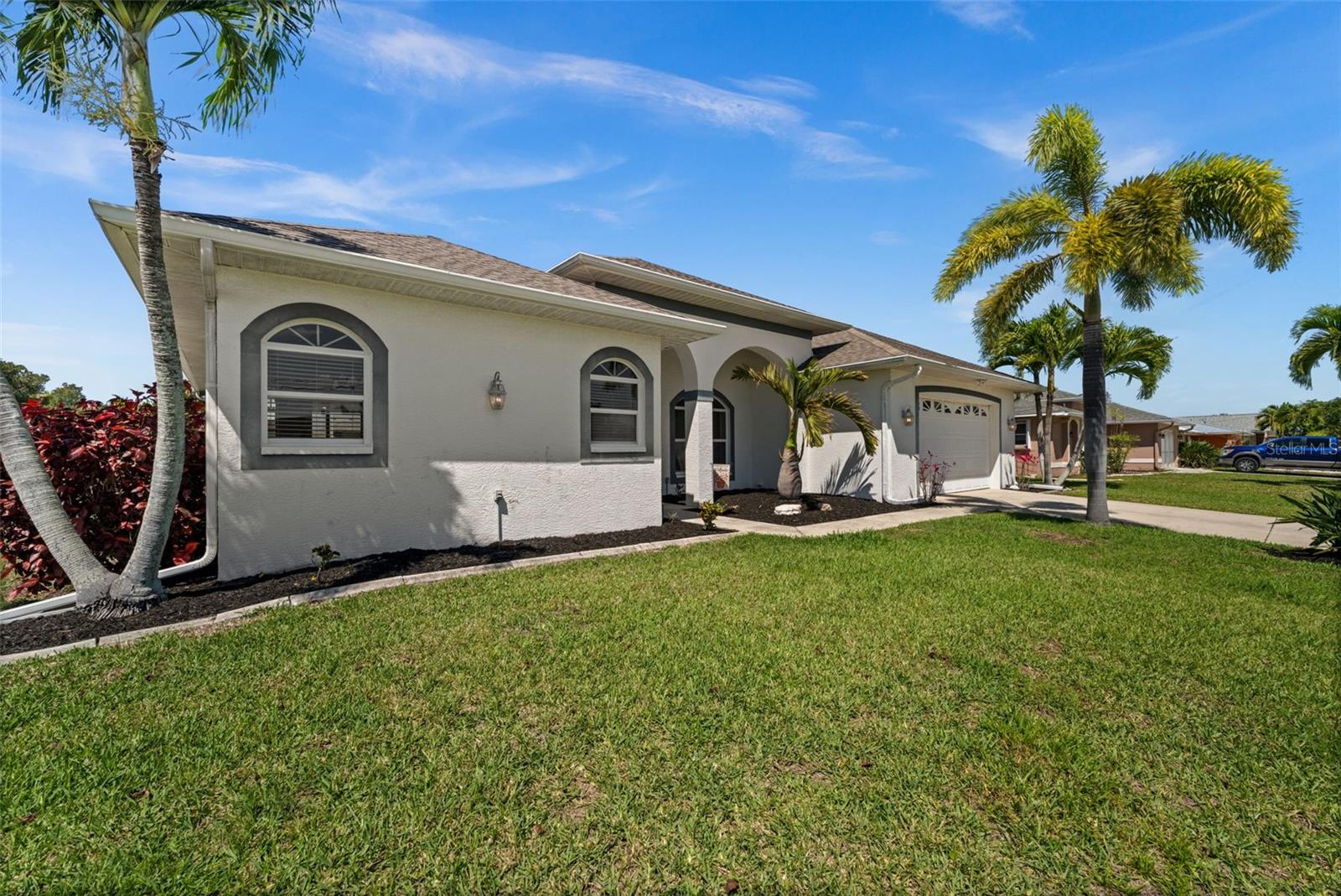 Photo of 410 SE 20TH COURT CAPE CORAL FL 33990
