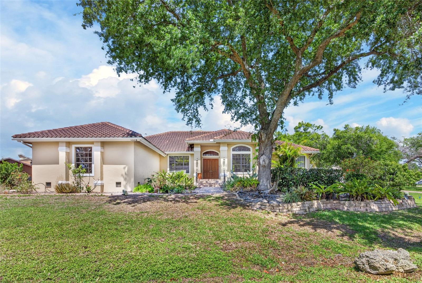 Photo of 7214 HENDRY CREEK DRIVE FORT MYERS FL 33908