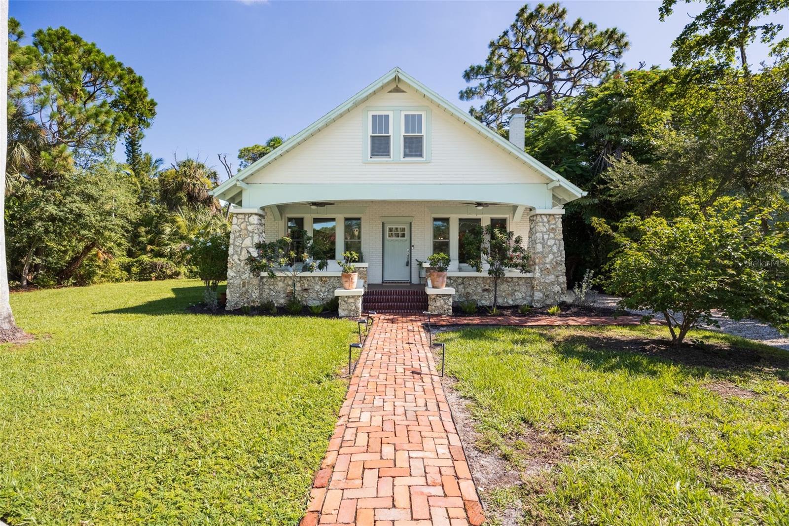 Photo of 1473 BARCELONA AVENUE FORT MYERS FL 33901