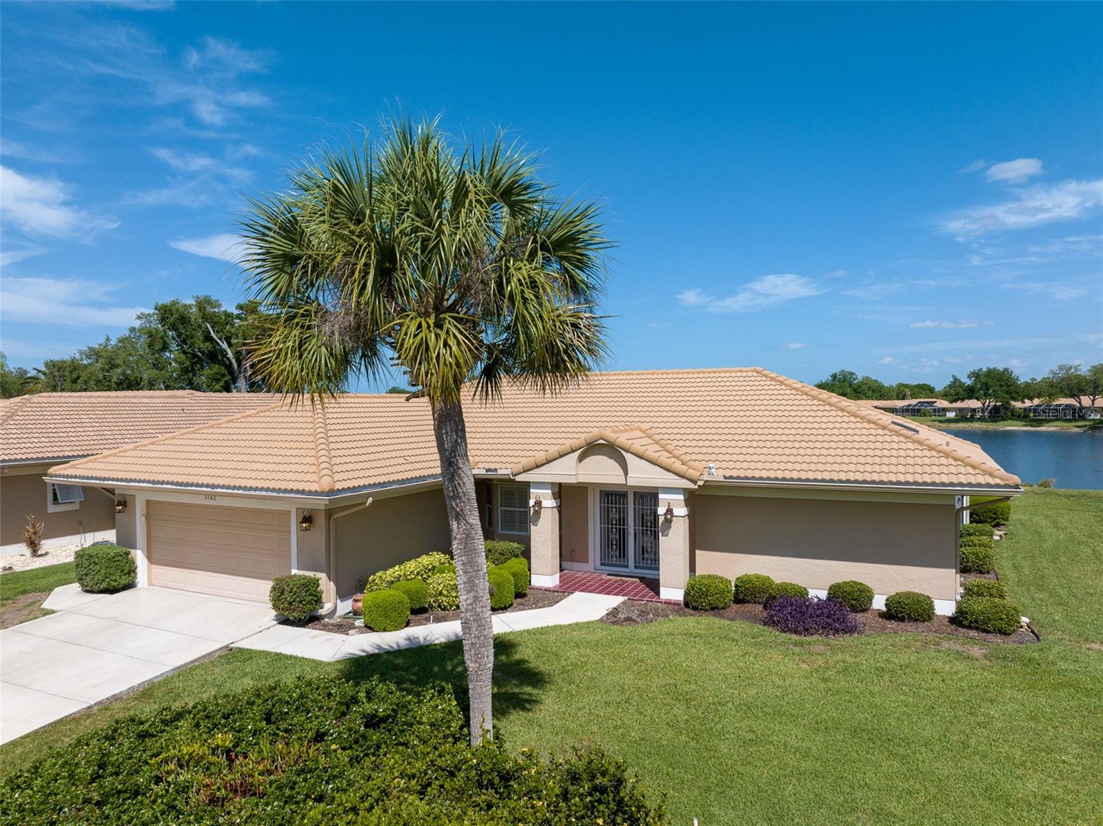 Photo of 3162 E VILLAGE DRIVE VENICE FL 34293