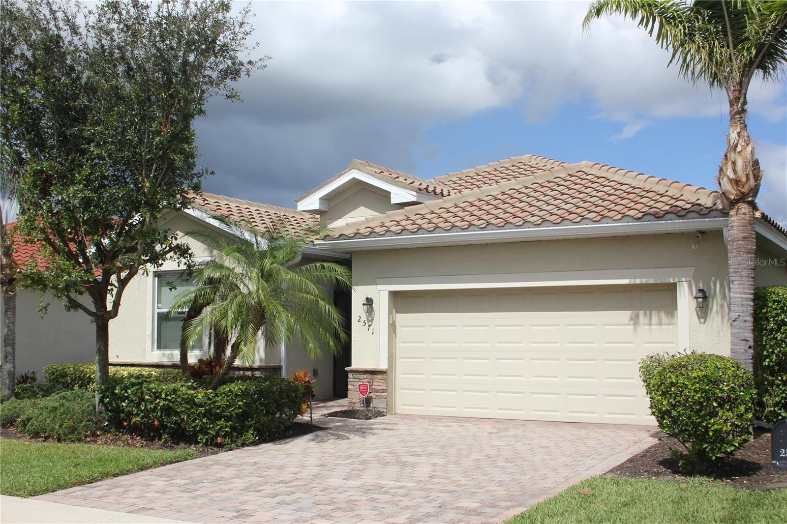 Photo of 2571 LAURENTINA LANE CAPE CORAL FL 33909