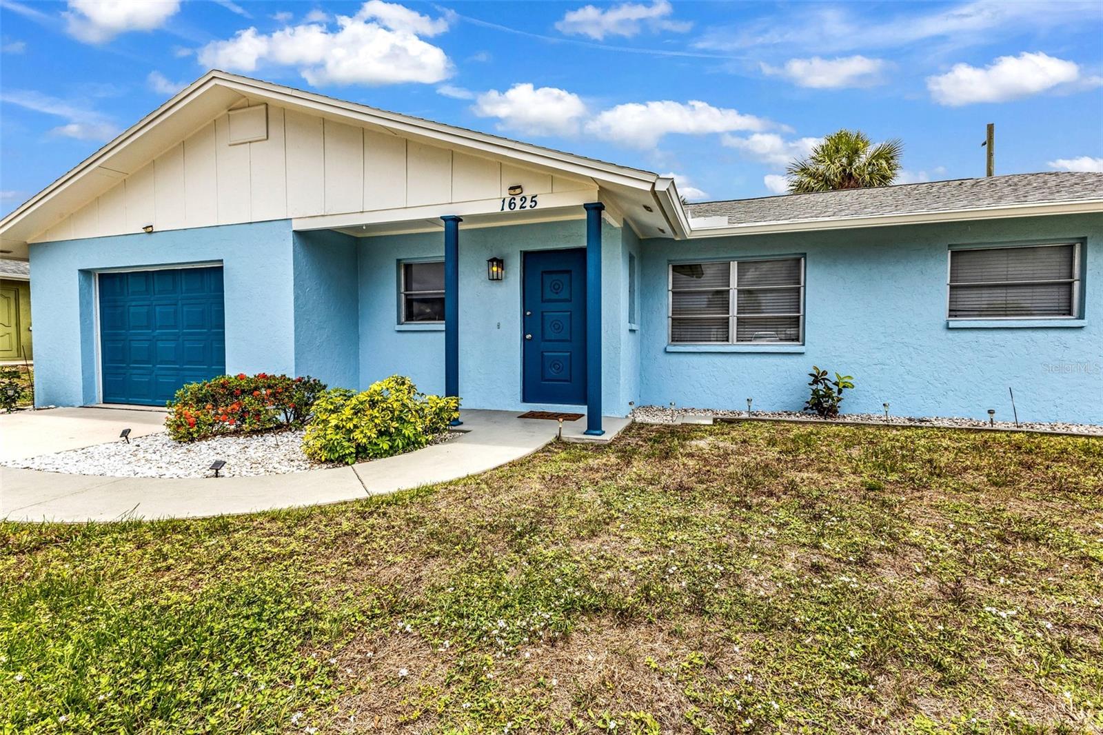 Photo of 1625 LORALIN DRIVE ENGLEWOOD FL 34223