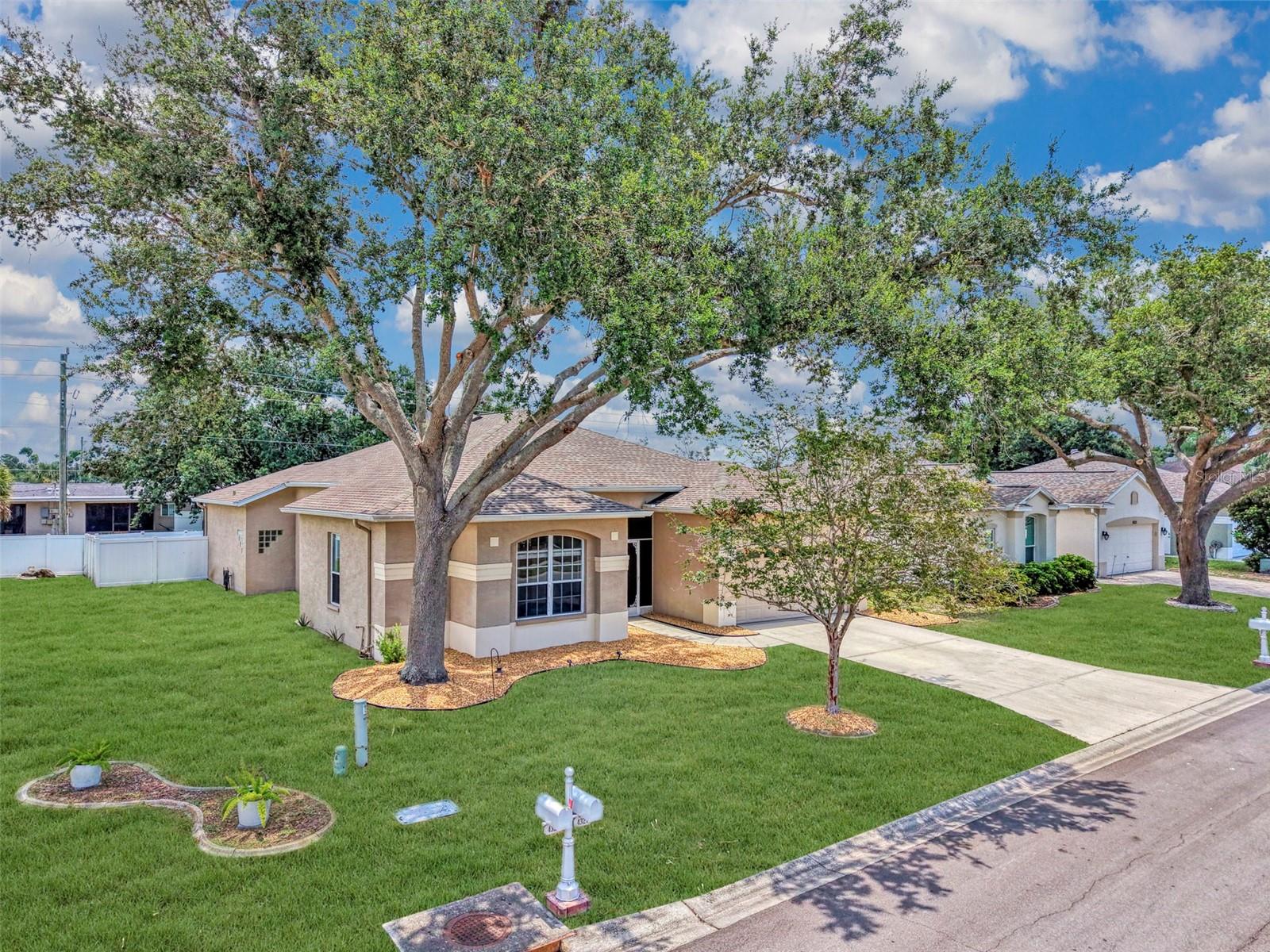 Photo of 4327 MANFIELD DRIVE VENICE FL 34293