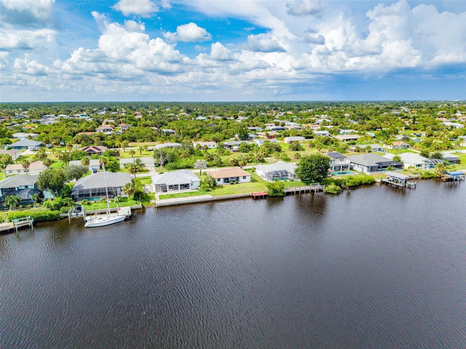 Photo of 18422 ARAPAHOE CIRCLE PORT CHARLOTTE FL 33948