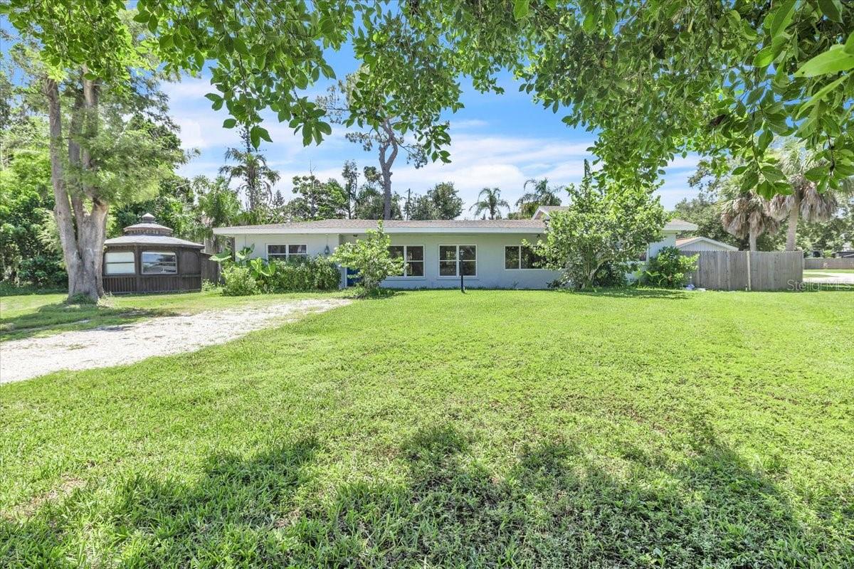 Photo of 807 LUCILLE AVENUE NOKOMIS FL 34275