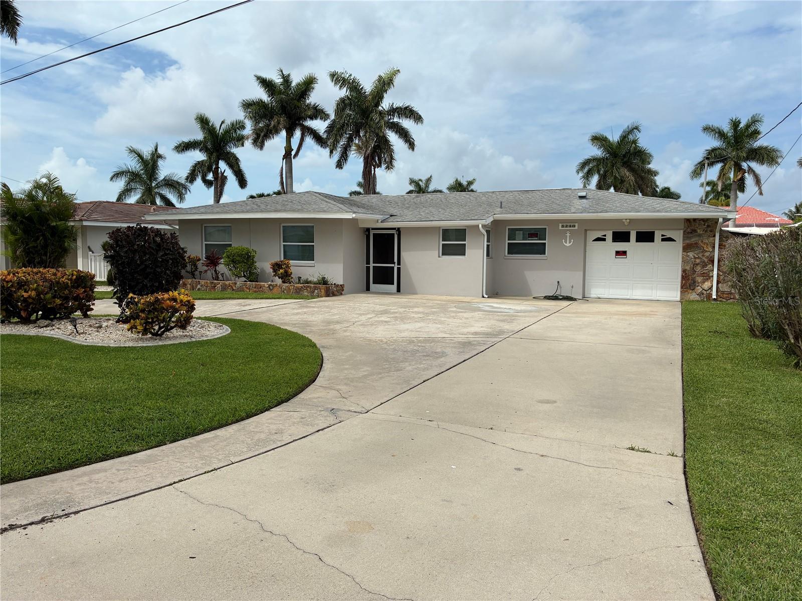 Photo of 5240 SEMINOLE COURT CAPE CORAL FL 33904