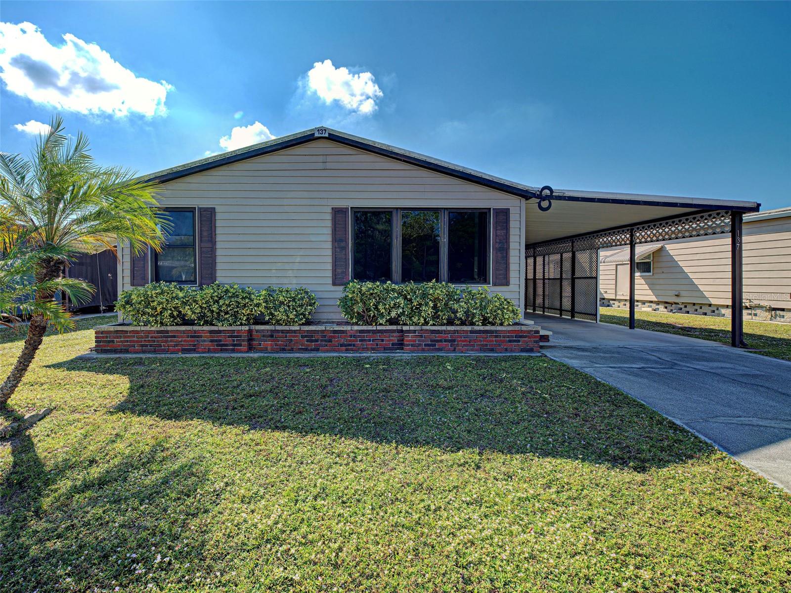 Photo of 137 N FIJI CIRCLE ENGLEWOOD FL 34223