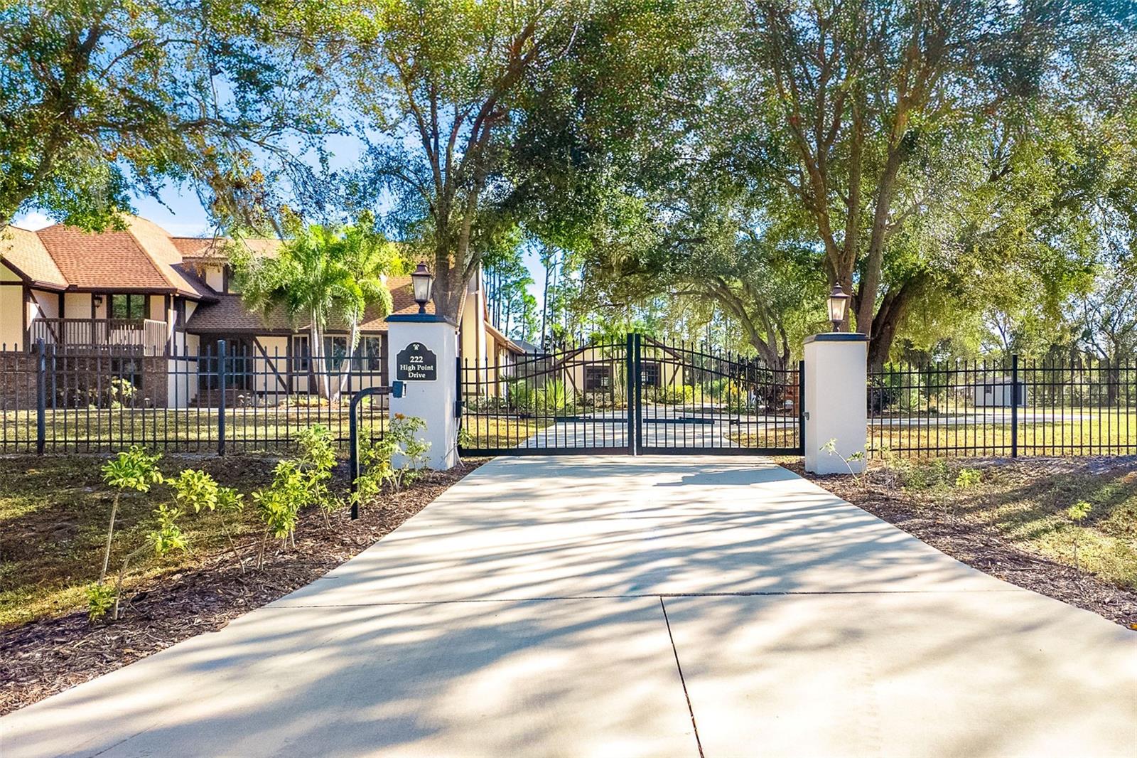 Photo of 222 HIGH POINT DRIVE VENICE FL 34292