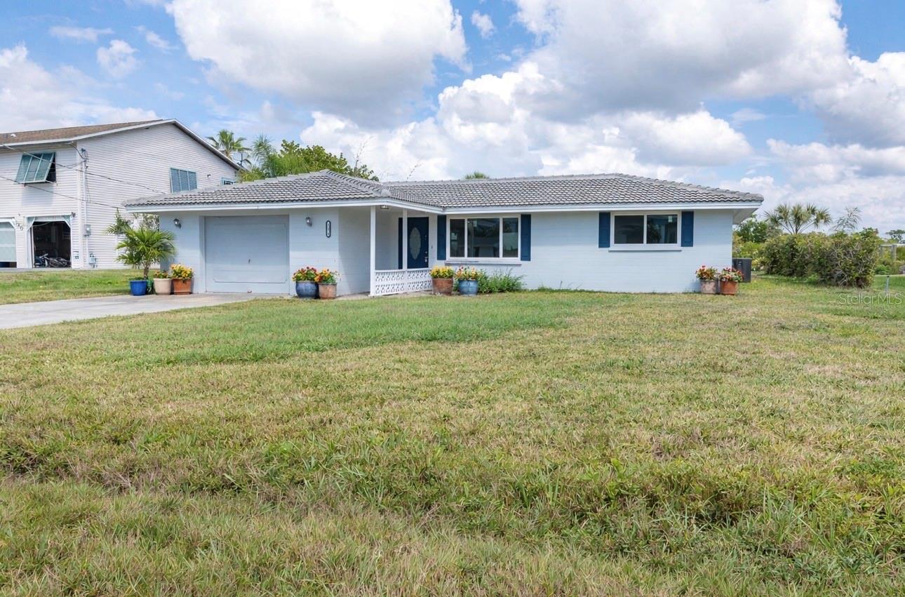 Photo of 130 CRESTVIEW DRIVE ENGLEWOOD FL 34223