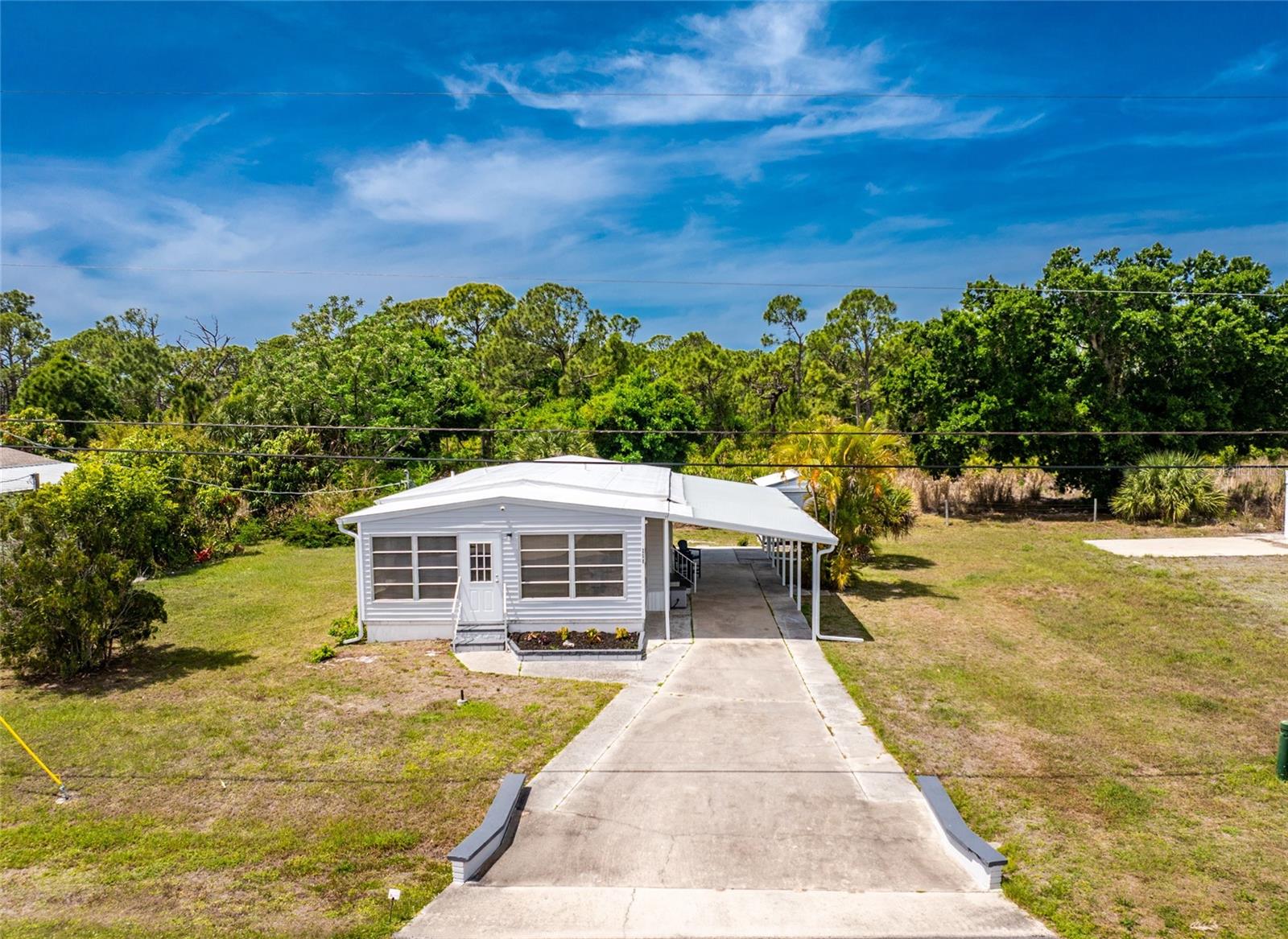 Photo of 258 VIA DE LUNA ENGLEWOOD FL 34224