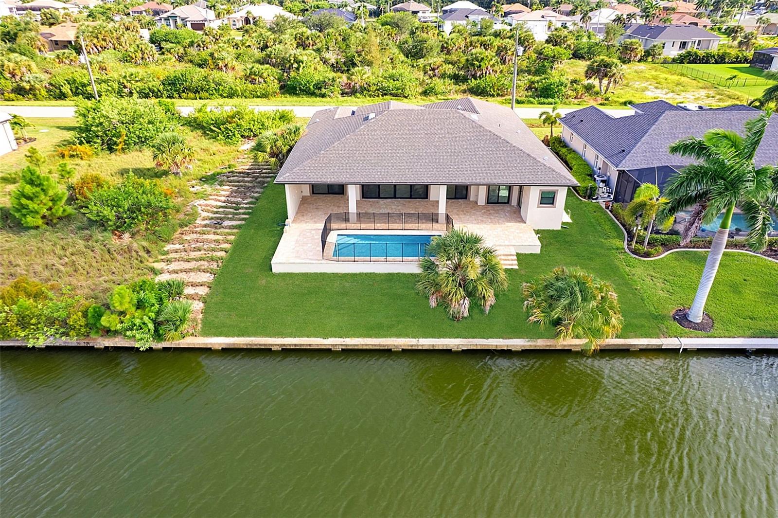 Photo of 15618 VISCOUNT CIRCLE PORT CHARLOTTE FL 33981
