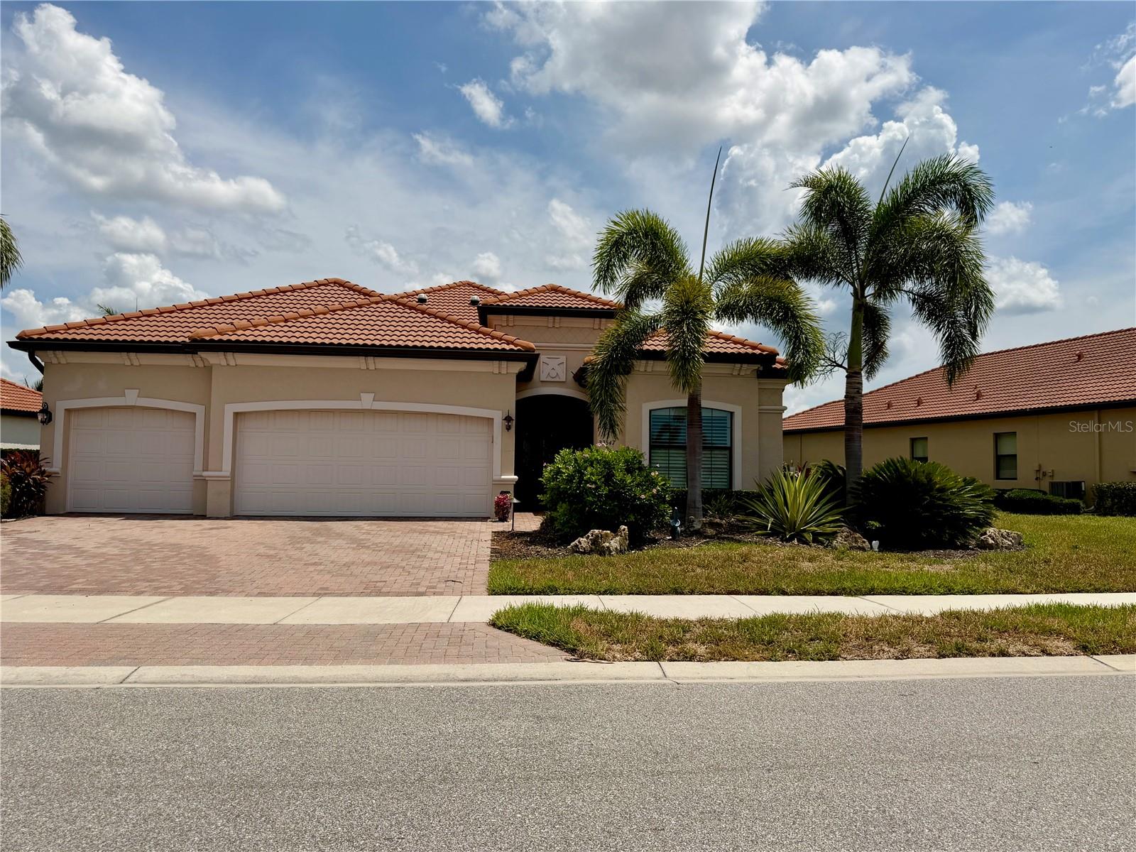 Photo of 23547 WAVERLY CIRCLE VENICE FL 34293