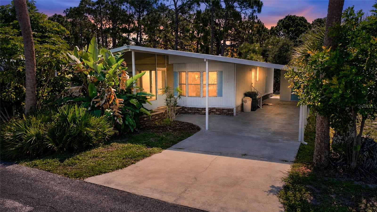 Photo of 195 S FIJI CIRCLE ENGLEWOOD FL 34223