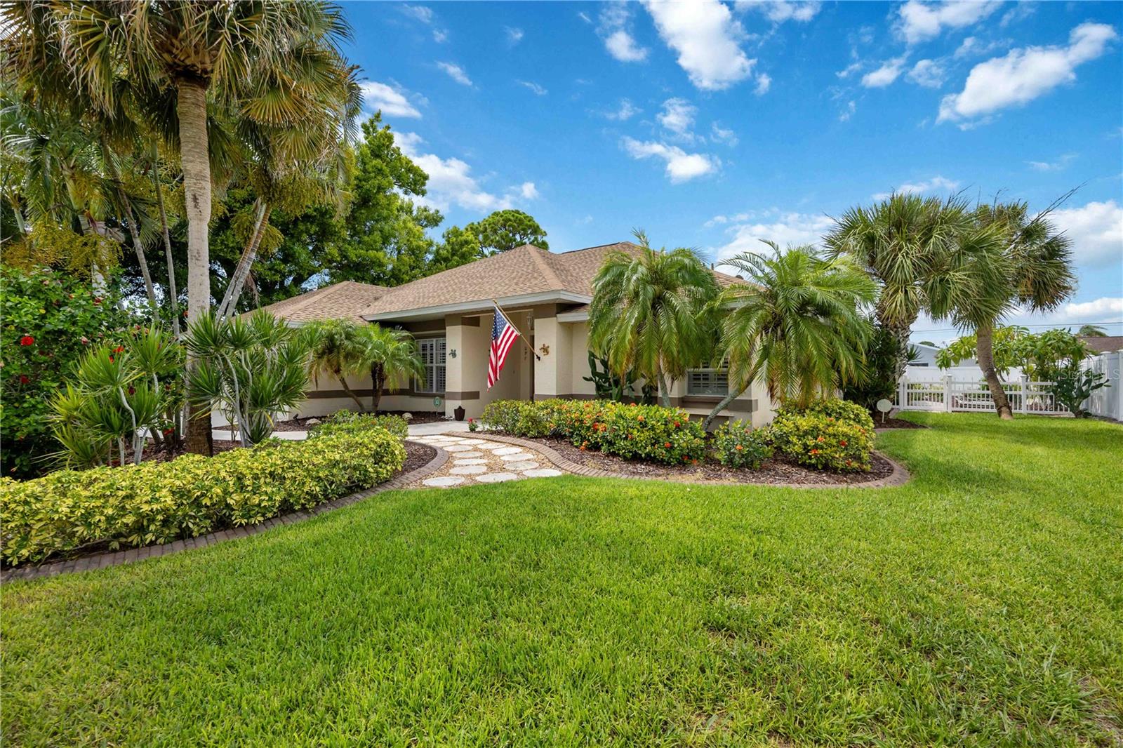 Photo of 230 E GREEN STREET ENGLEWOOD FL 34223