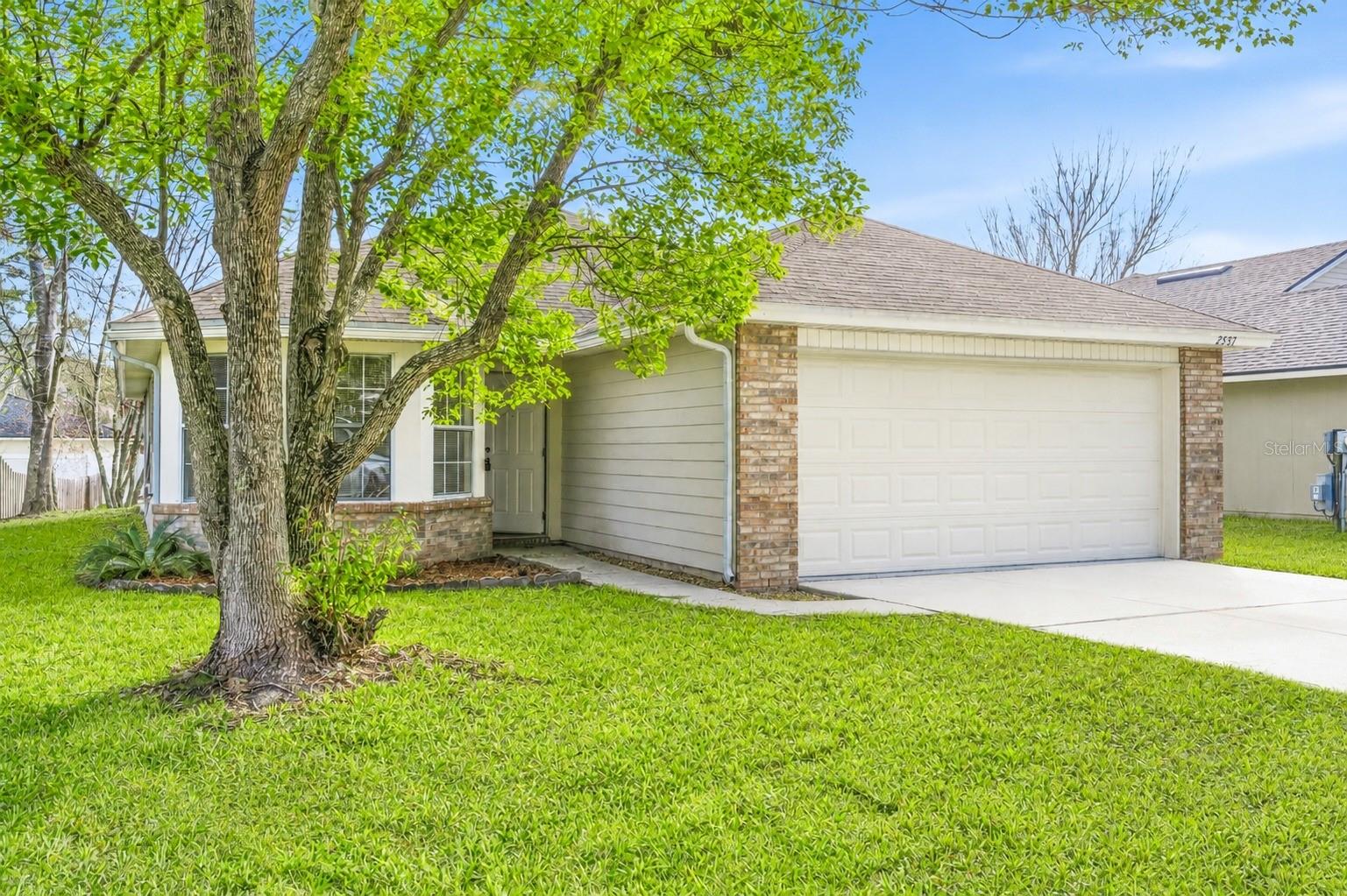 Photo of 2537 BLACKSTONE COURT JACKSONVILLE FL 32221
