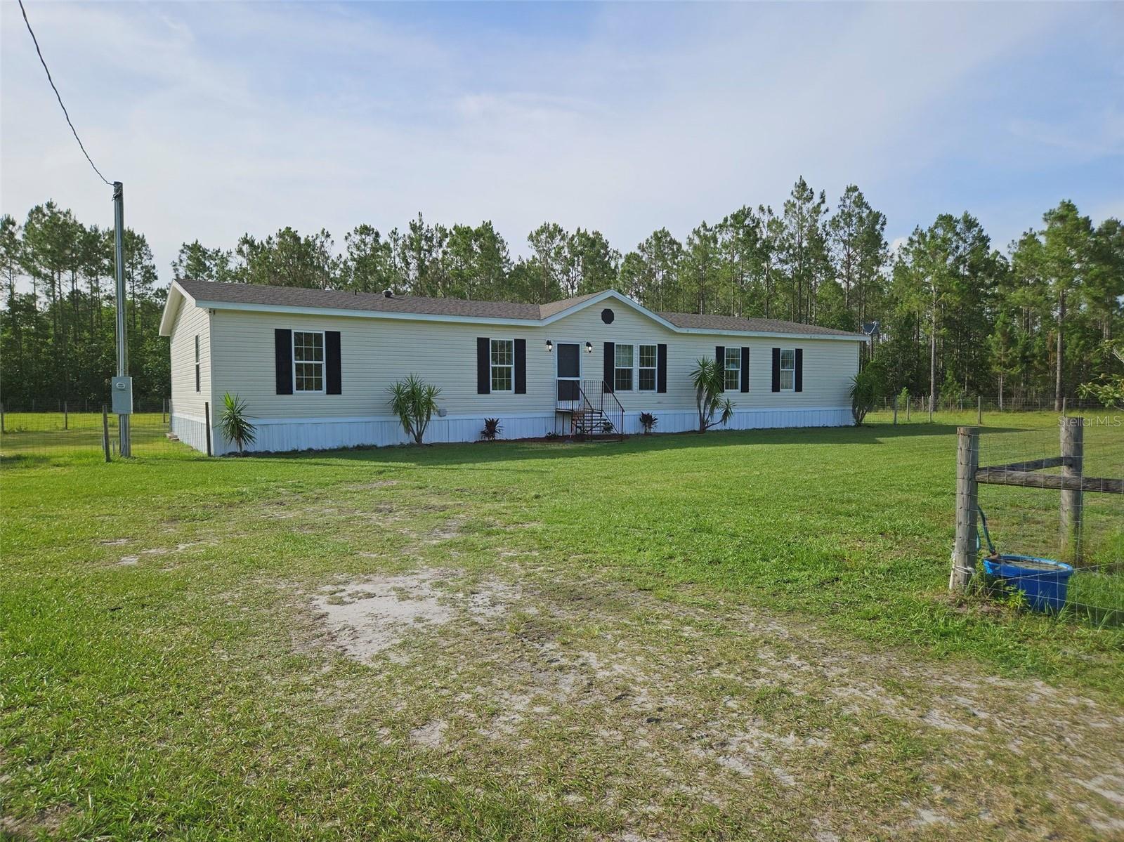 Photo of 960 STILL ROAD #1 PIERSON FL 32180