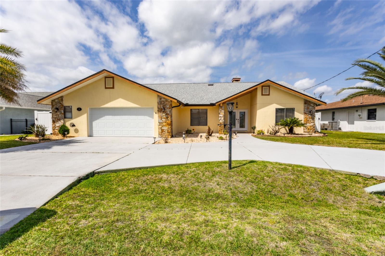 Photo of 18 CLASSIC COURT PALM COAST FL 32137