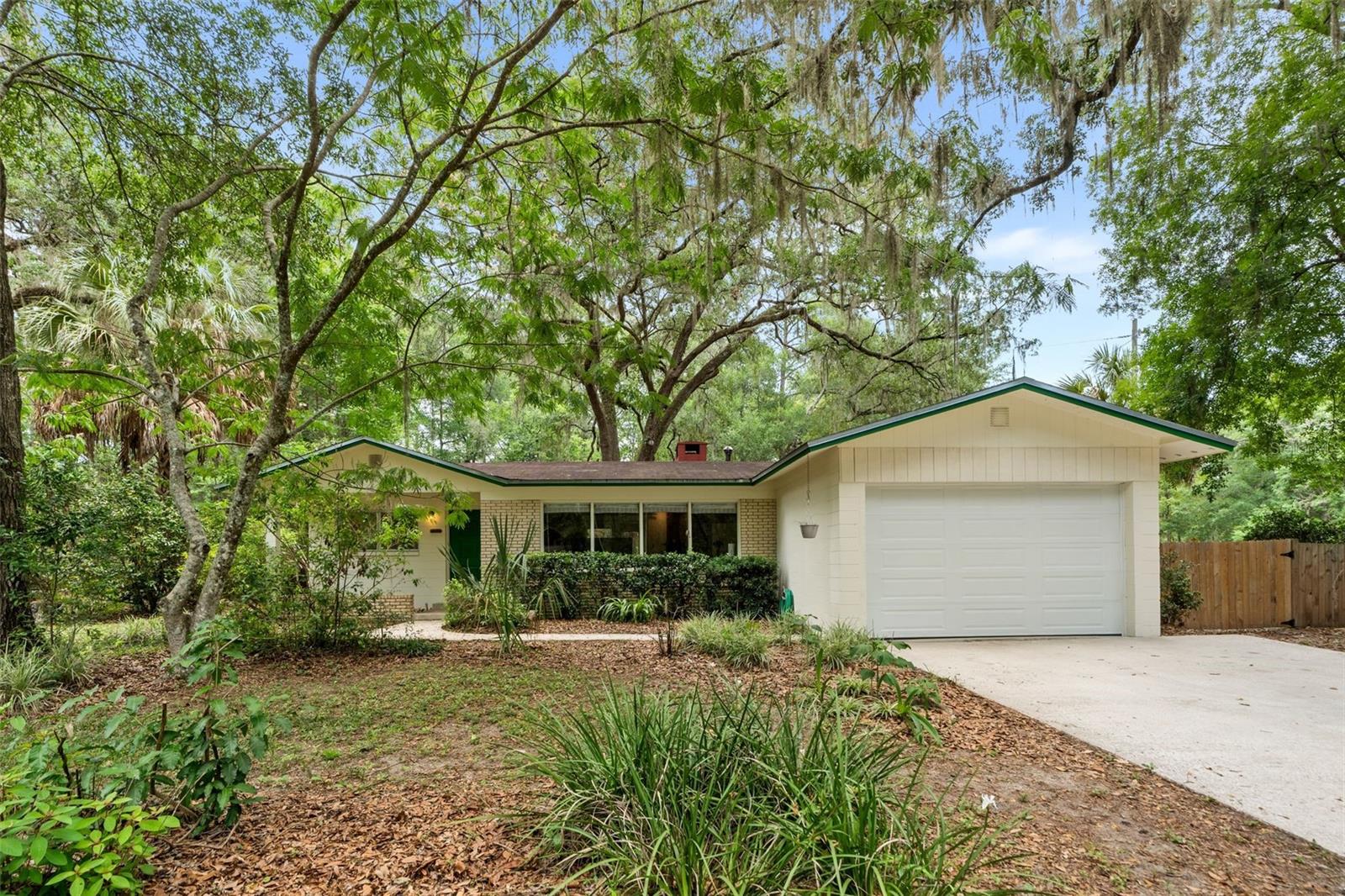 Photo of 805 NW 39TH DRIVE GAINESVILLE FL 32605