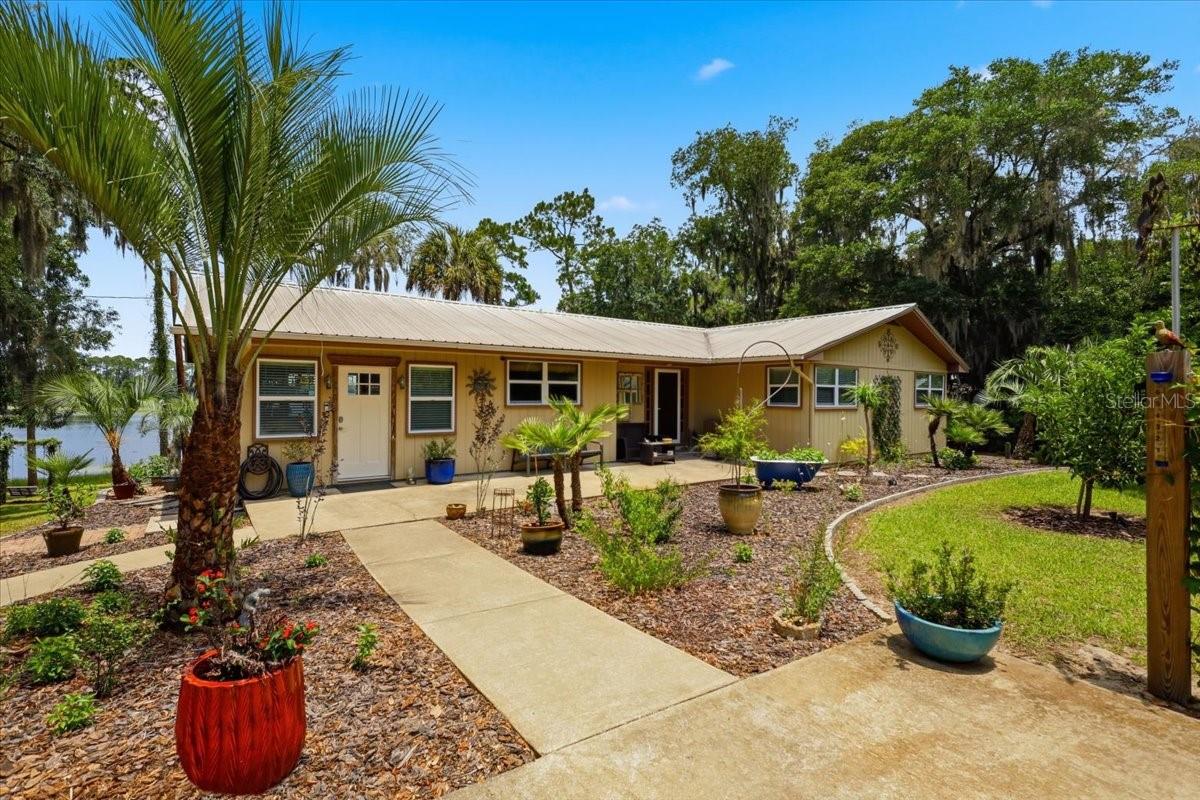 Photo of 460 LAKE COMO DRIVE POMONA PARK FL 32181