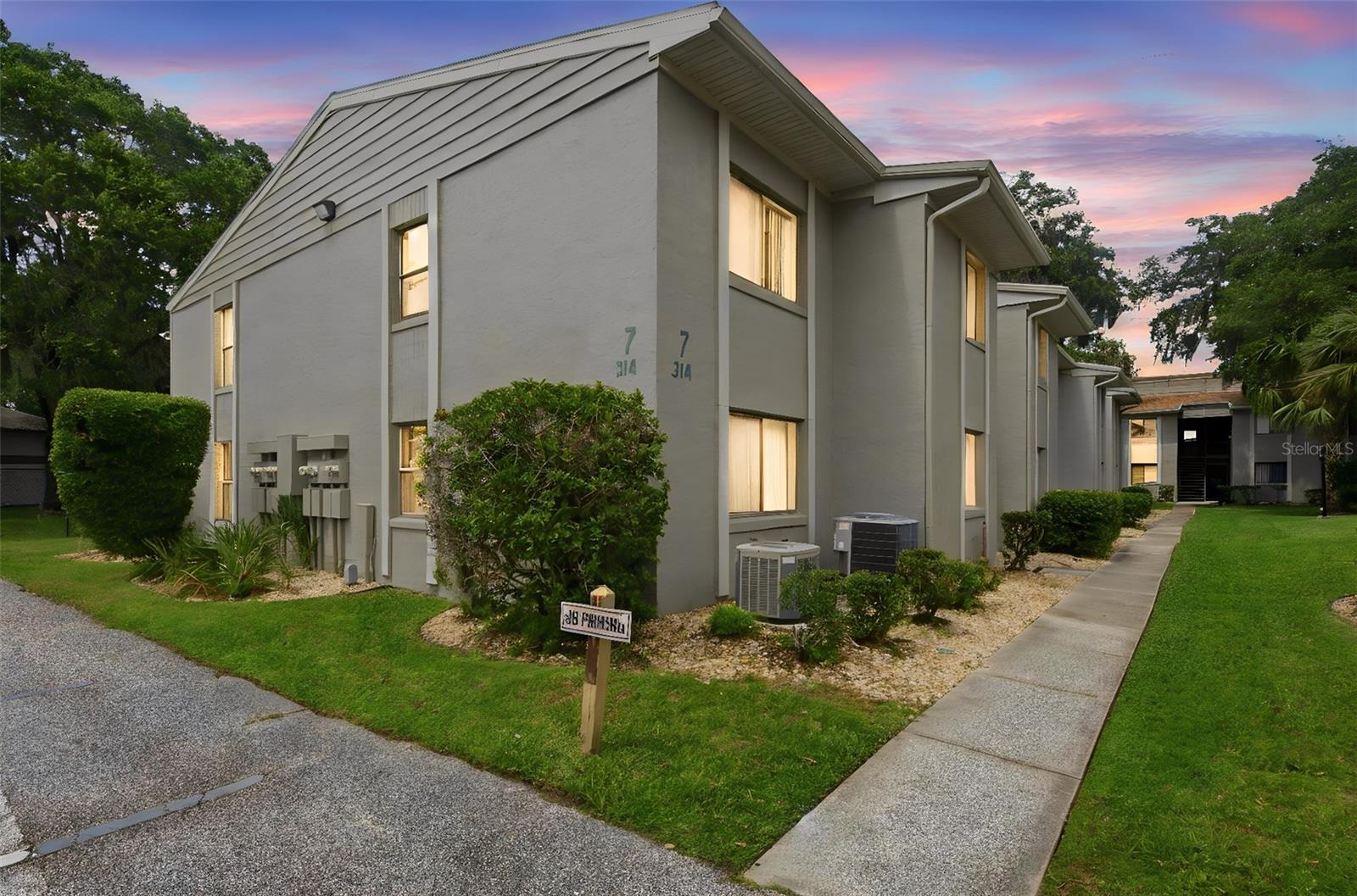 Photo of 314 PALM COAST PARKWAY #202 PALM COAST FL 32137