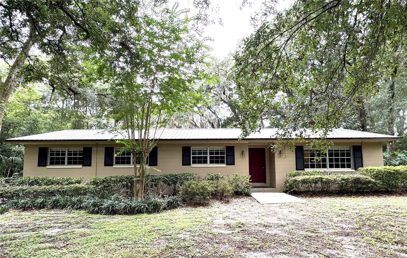 Photo of 560 N LAKE PLEASANT ROAD APOPKA FL 32712