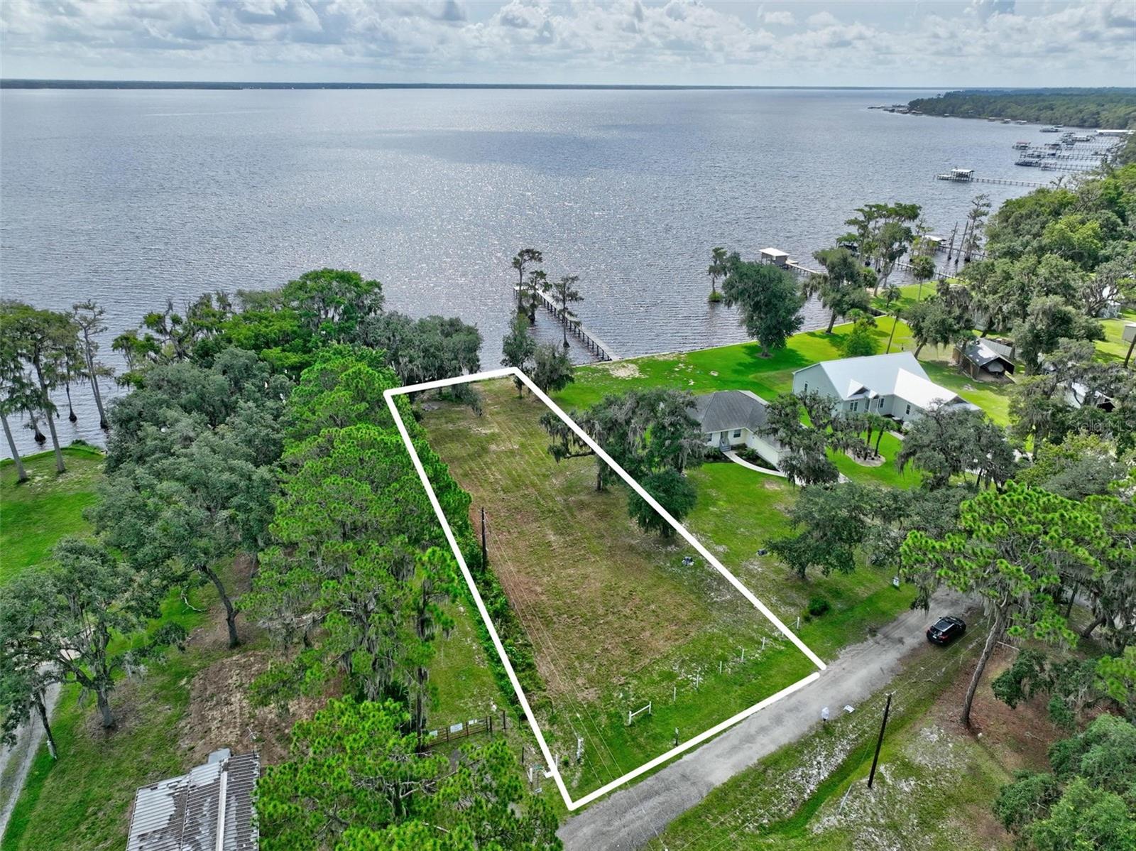 Photo of 100 SANDRA LANE CRESCENT CITY FL 32112