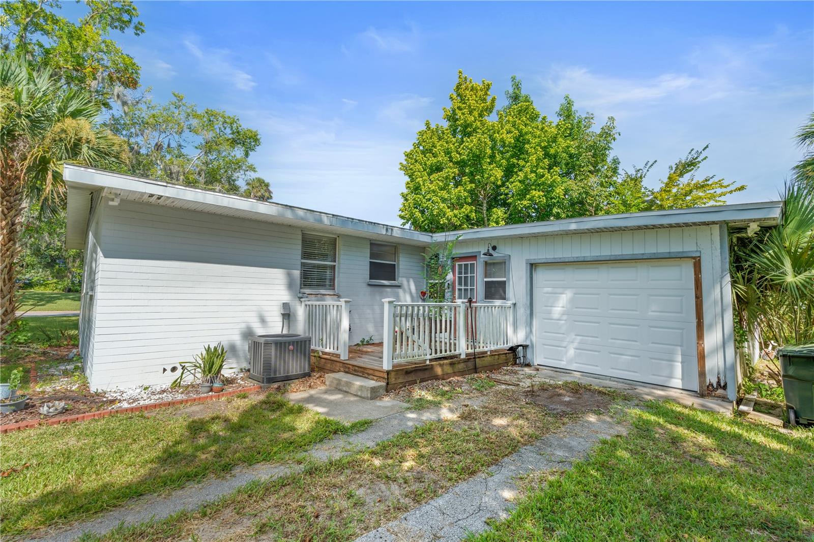 Photo of 553 S LANVALE AVENUE DAYTONA BEACH FL 32114