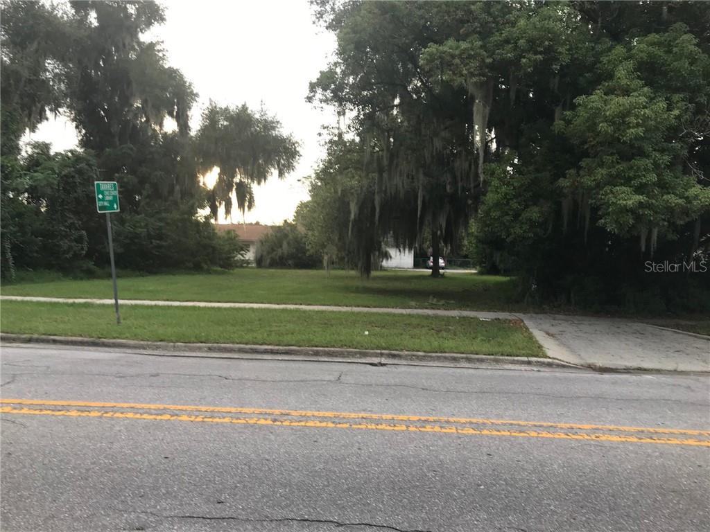Photo of 315 N SINCLAIR AVENUE TAVARES FL 32778