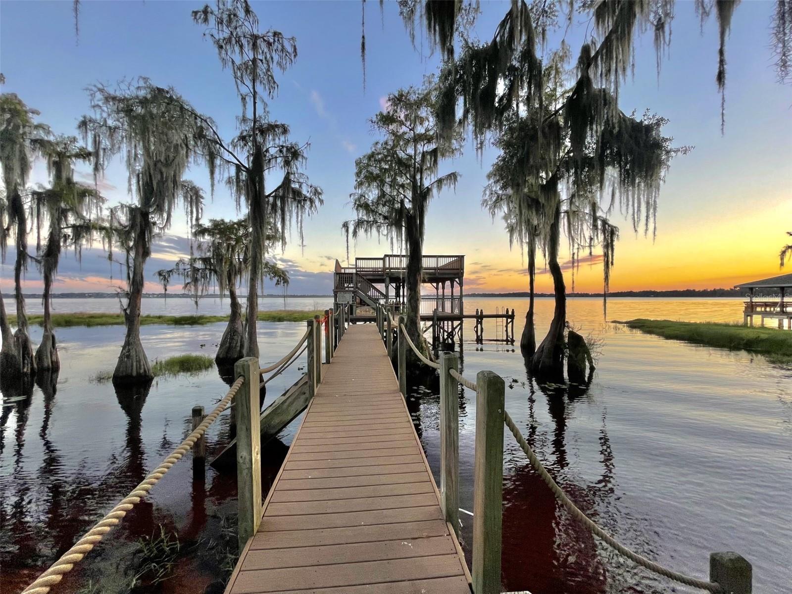 Photo of 1241 W LAKESHORE DRIVE CLERMONT FL 34711