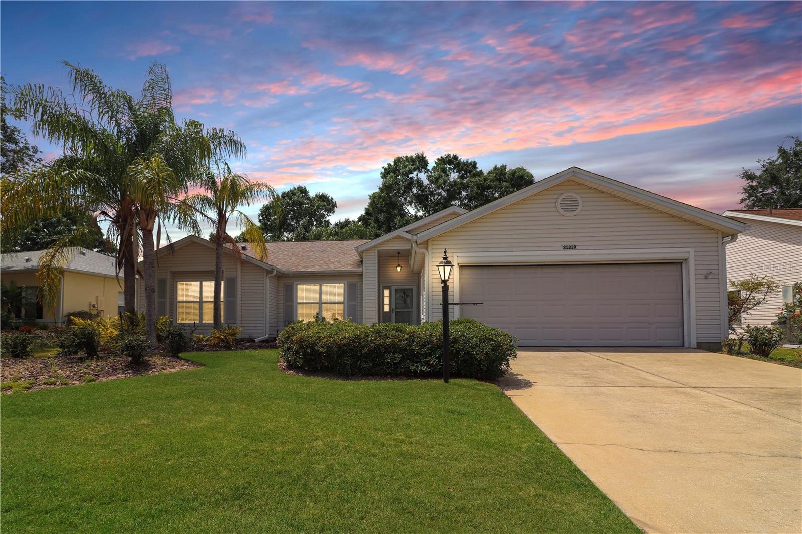 Photo of 25339 CRESTWATER DRIVE LEESBURG FL 34748