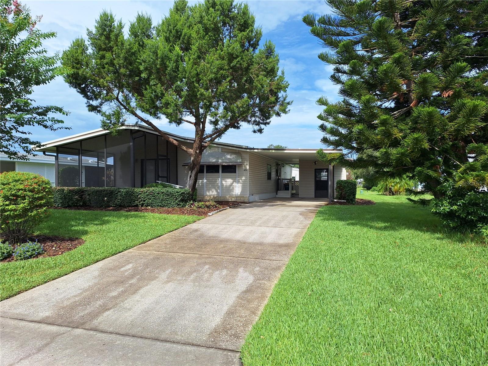 Photo of 432 SANTA FE ROAD TAVARES FL 32778