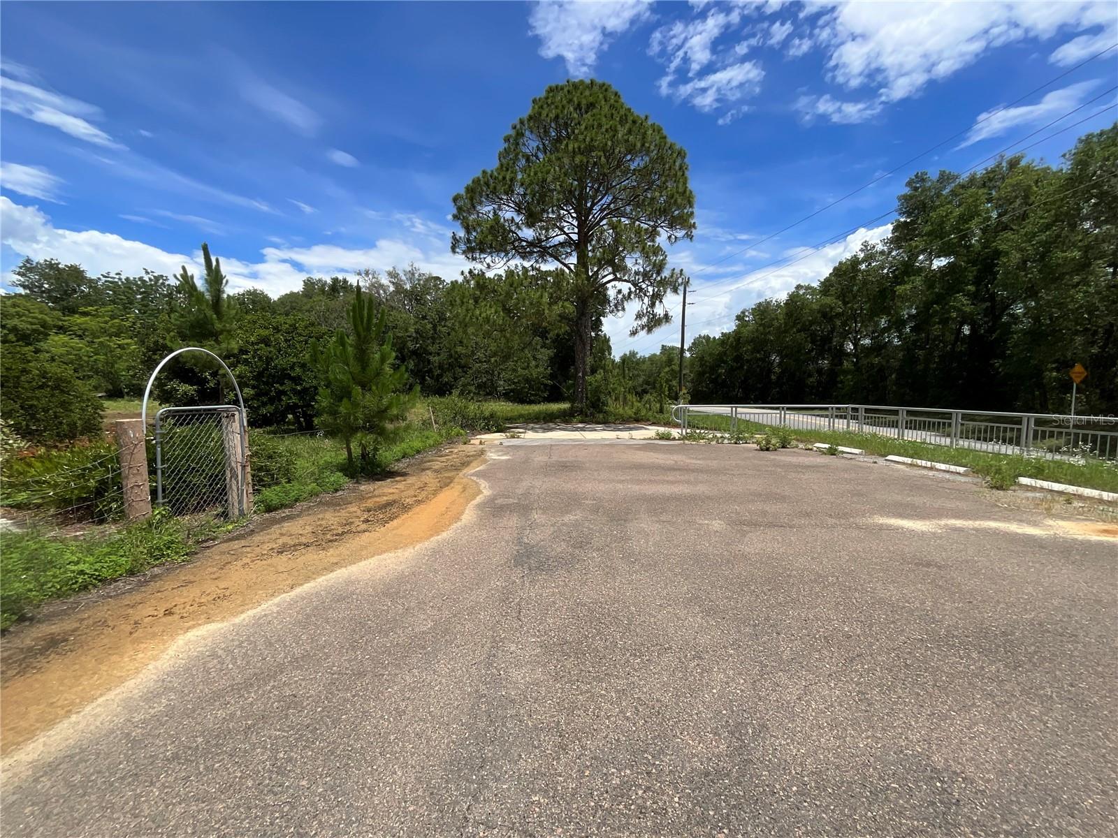 Photo of 101 HICKORY LANE INTERLACHEN FL 32148