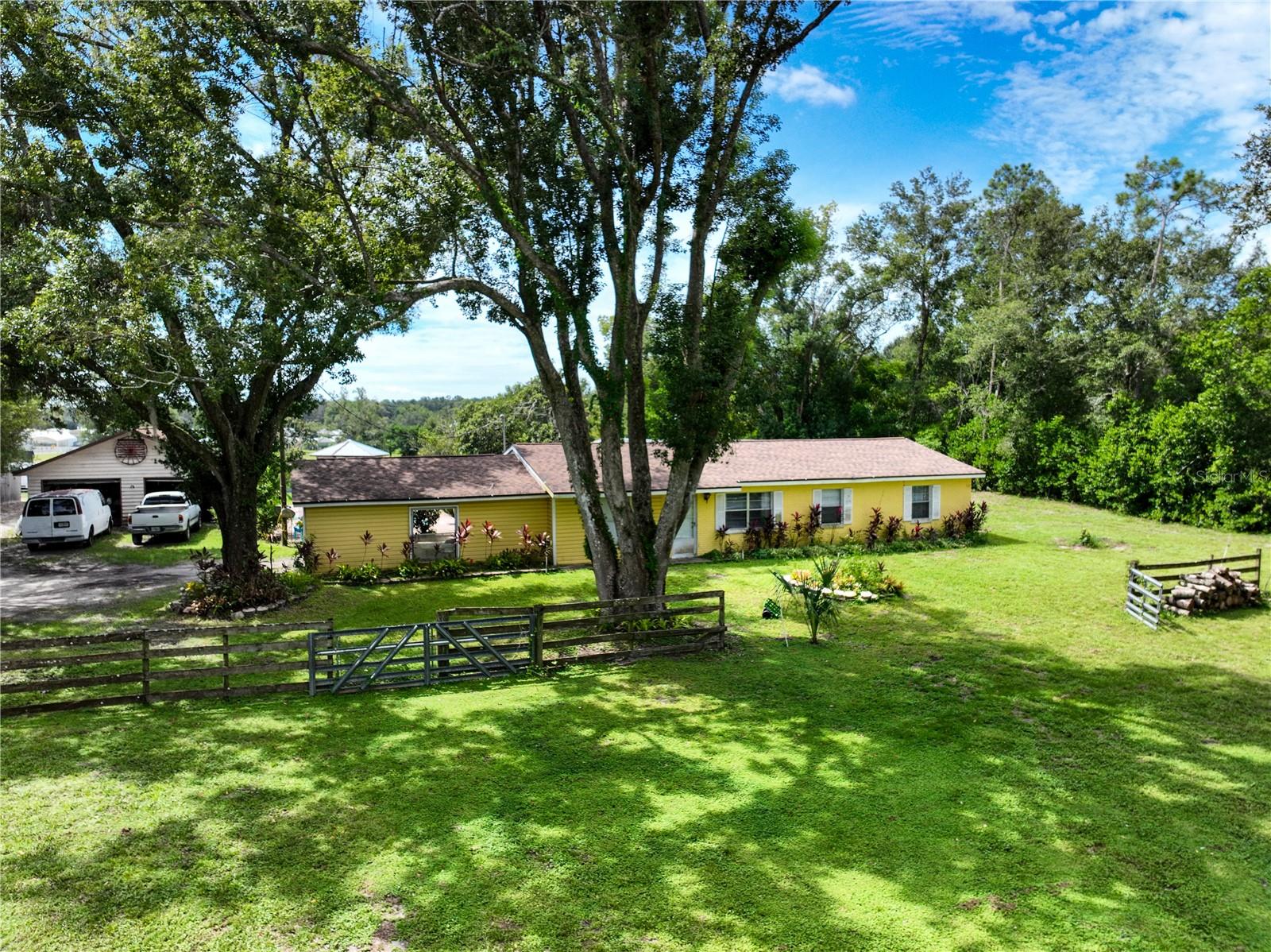 Photo of 4716 W KELLY PARK ROAD APOPKA FL 32712