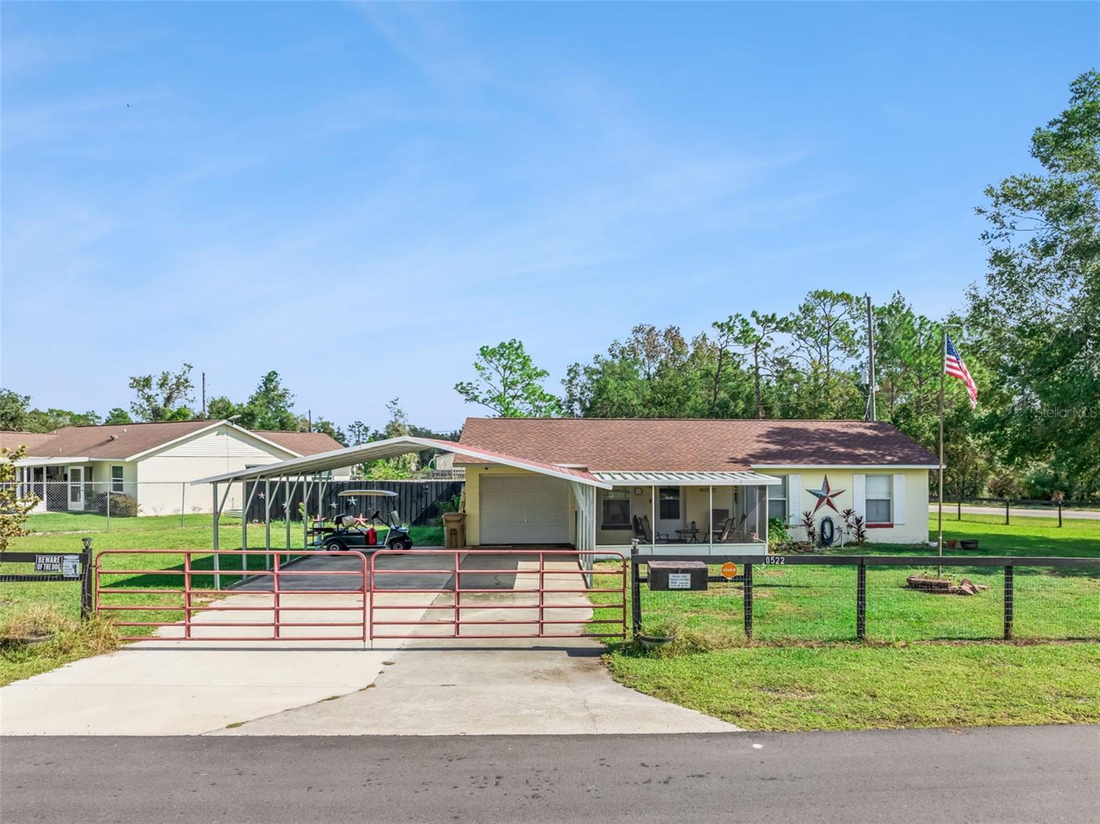 Photo of 40522 W 5TH AVENUE UMATILLA FL 32784