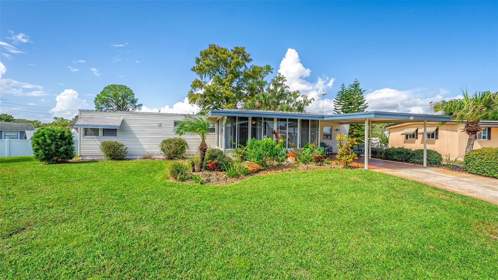 Photo of 2718 VINDALE ROAD TAVARES FL 32778