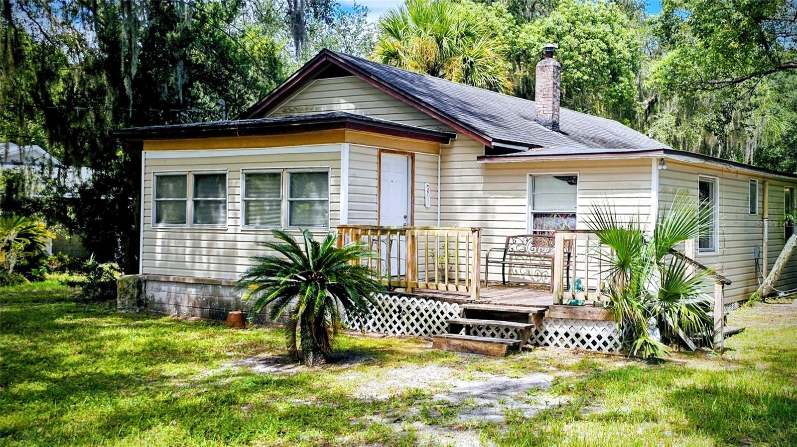 Photo of 372 W COLLINS STREET UMATILLA FL 32784
