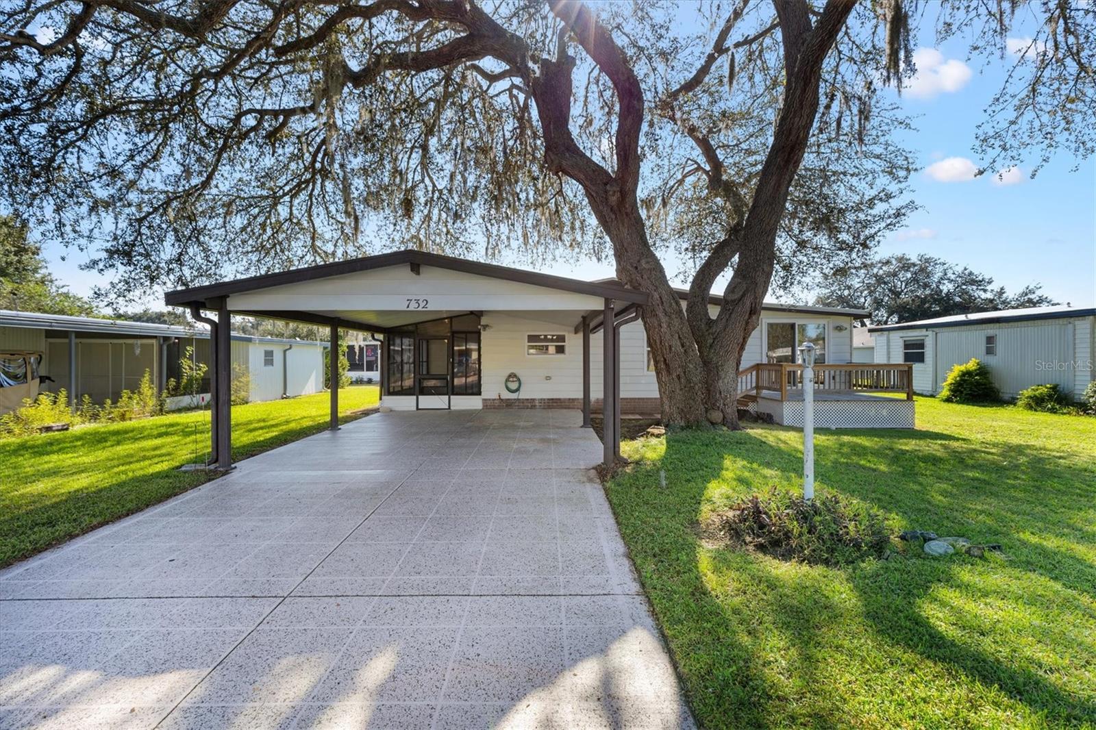 Photo of 732 ROYAL PALM AVENUE LADY LAKE FL 32159