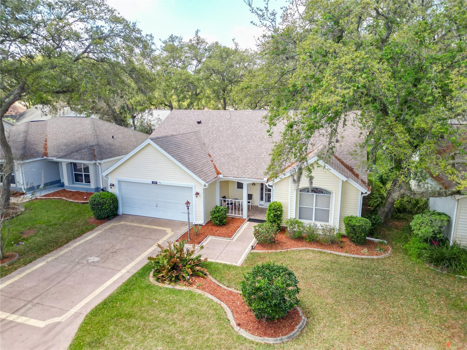 Photo of 208 DESOTA COURT LADY LAKE FL 32159