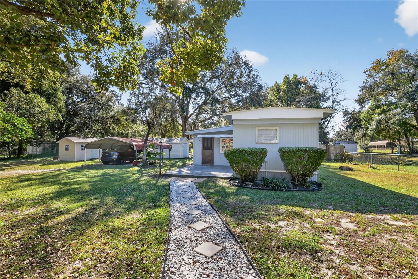 Photo of 10438 SE 130TH PLACE OCKLAWAHA FL 32179