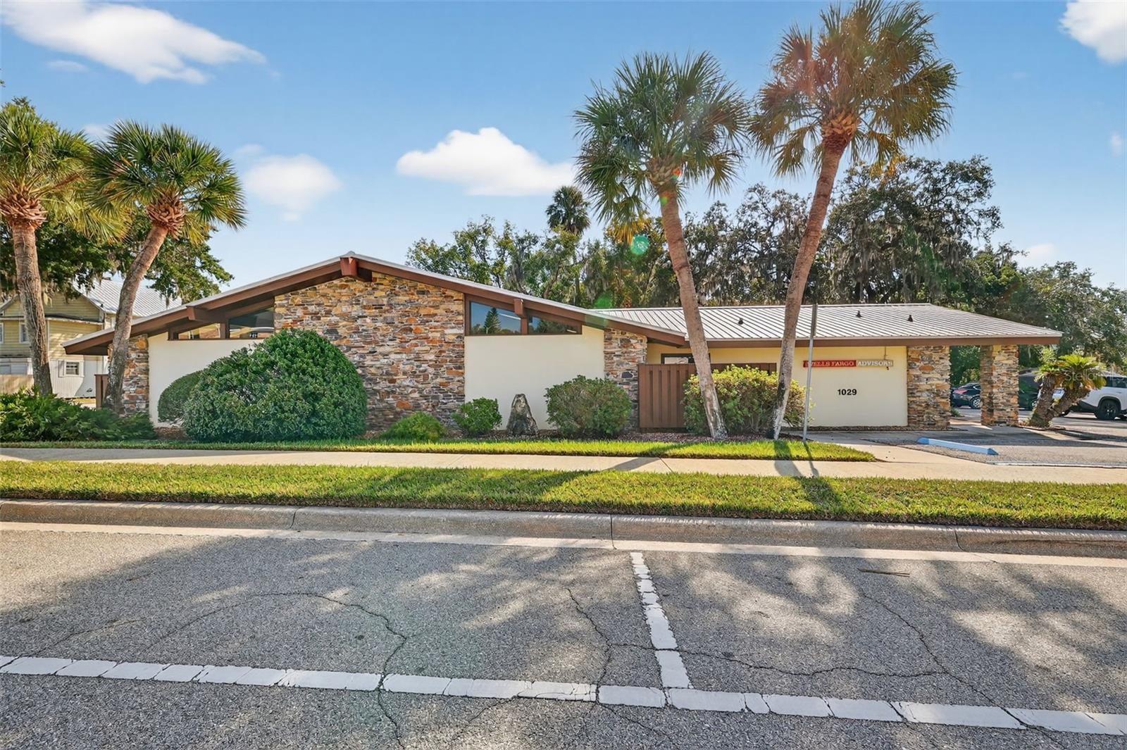 Photo of 1029 W MAGNOLIA STREET LEESBURG FL 34748