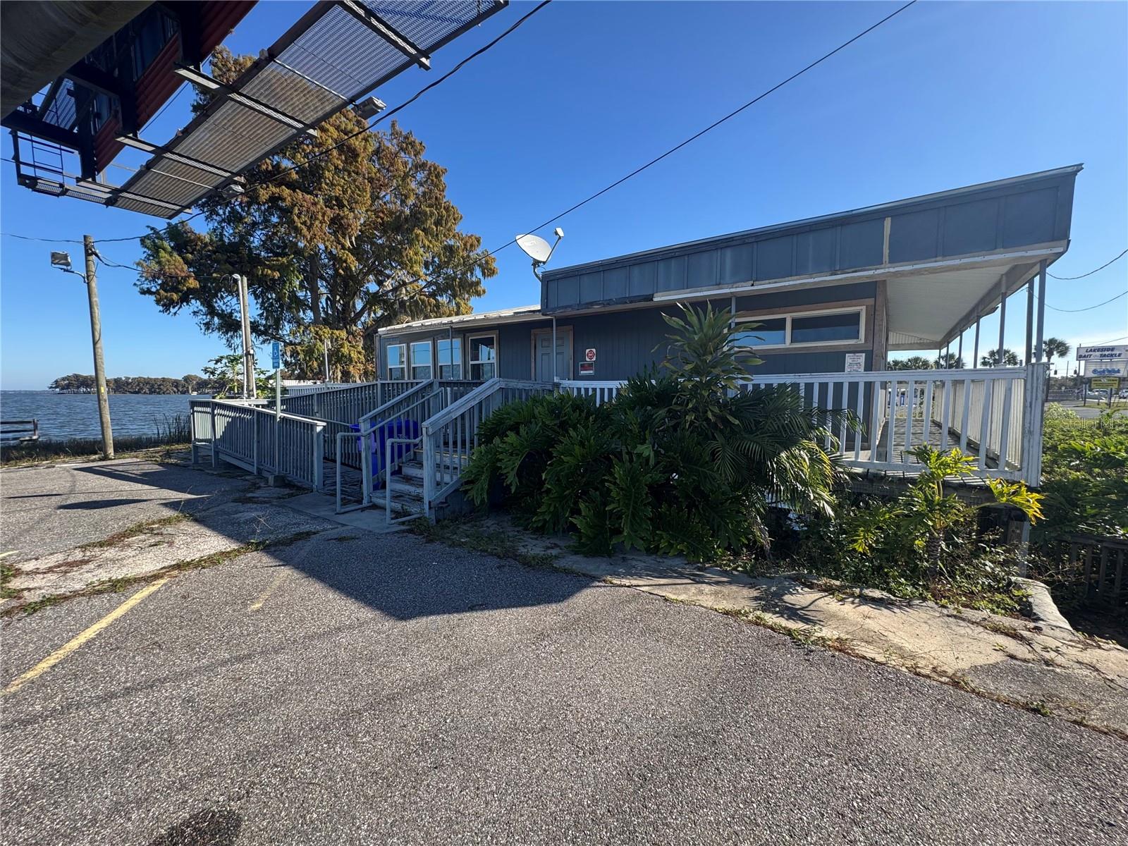 Photo of 1050 W BURLEIGH BOULEVARD TAVARES FL 32778