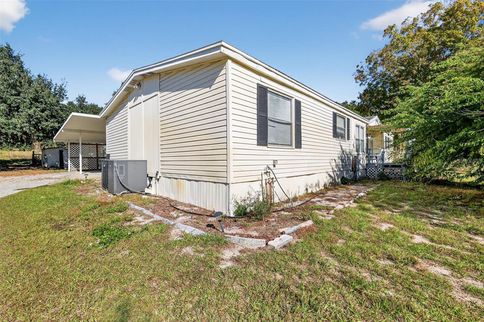 Photo of 11911 LANE PARK ROAD TAVARES FL 32778